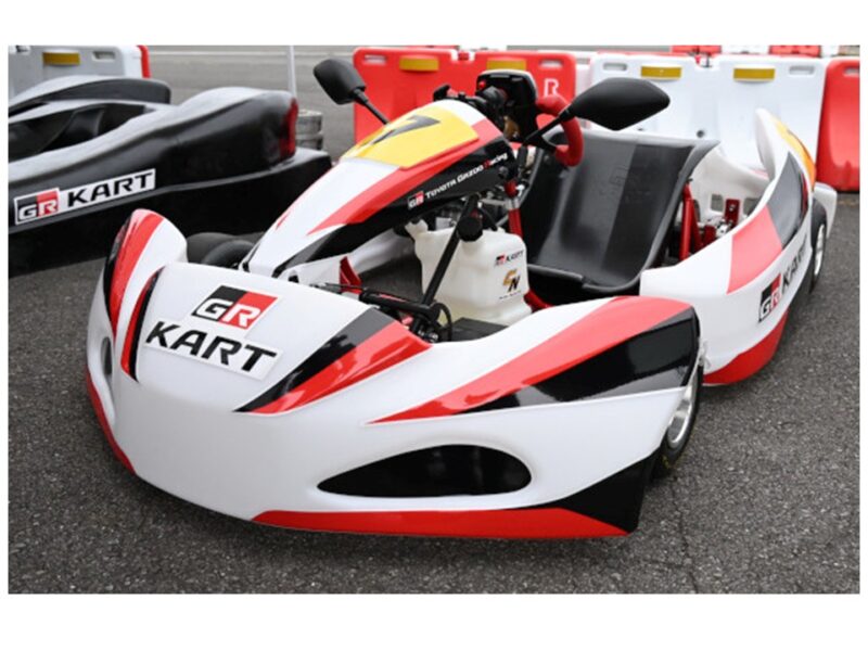 水素カートの未来を支える中越製作所の特殊ブロー成形技術（金型）